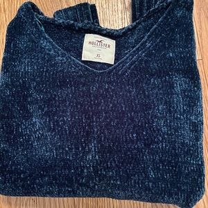 Hollister sweater